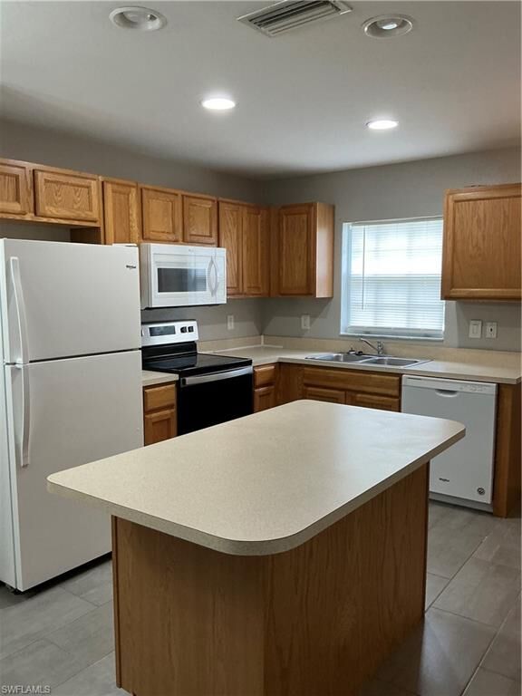 Property Photo:  5232 Glenlivet Rd  FL 33907 