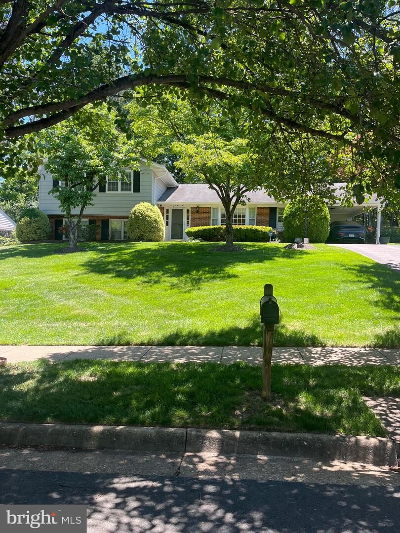 Property Photo:  2205 Abbotsford  VA 22181 