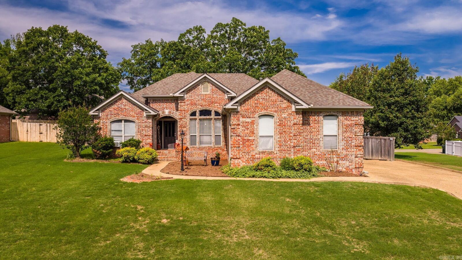 Property Photo: 355 Wedgewood Pt AR 72034