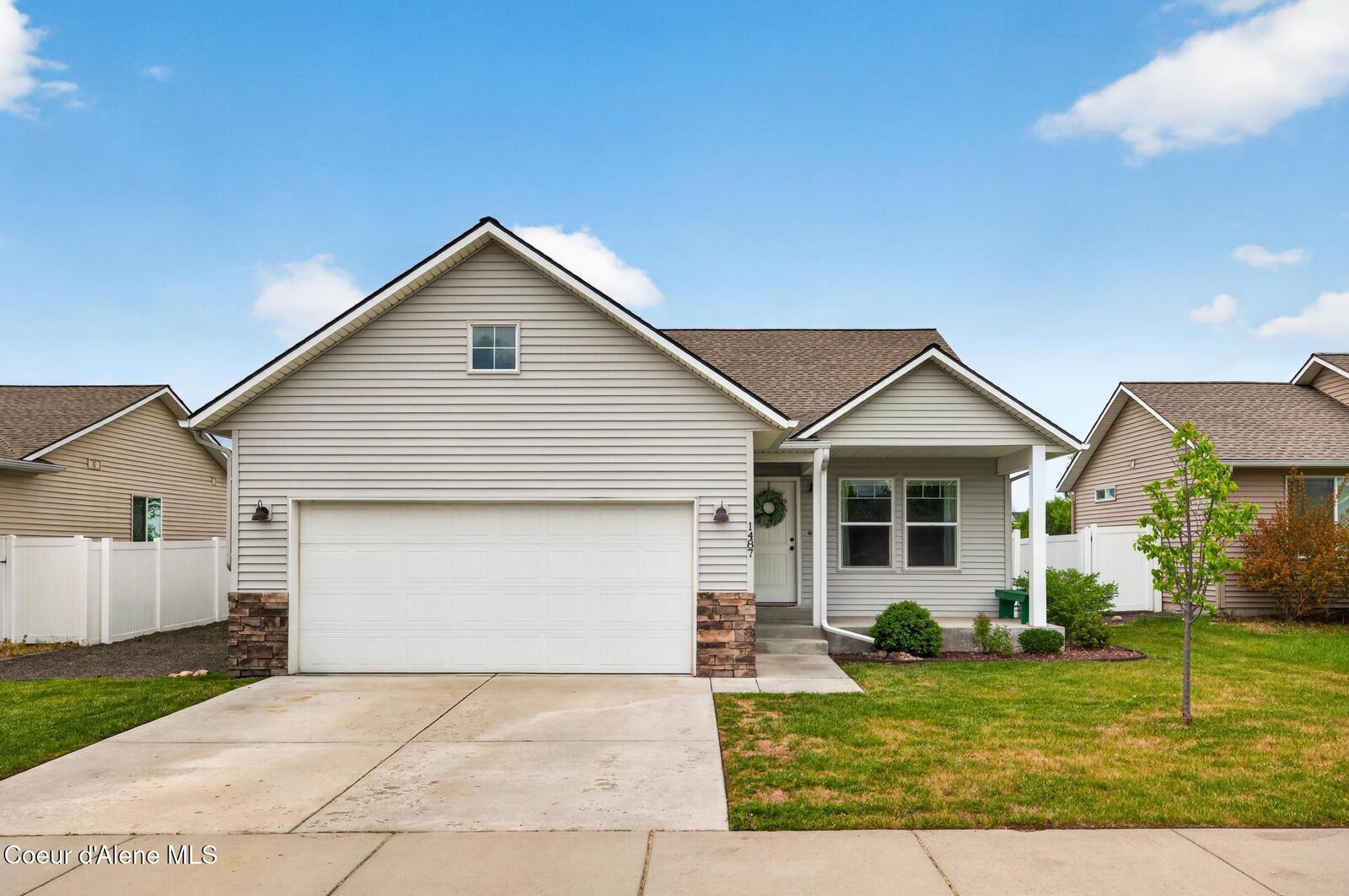 Property Photo:  1487 E Yellowstone Ave  ID 83854 