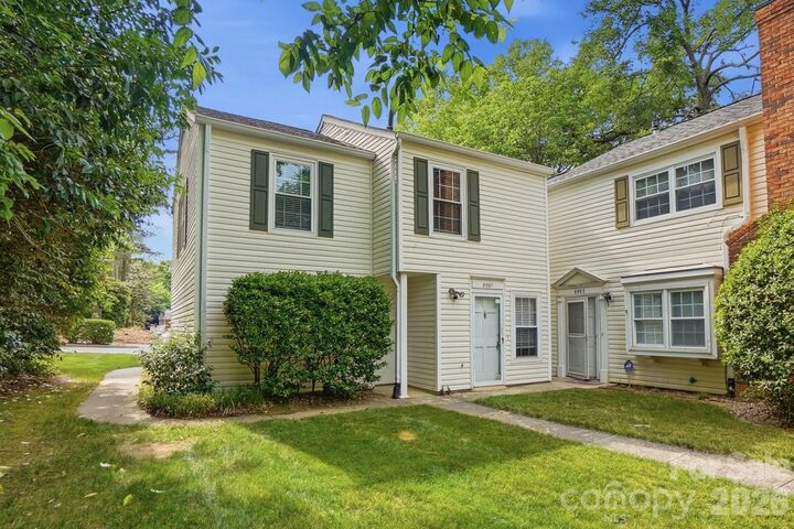 Property Photo: 8501 Pine Thicket Court NC 28226