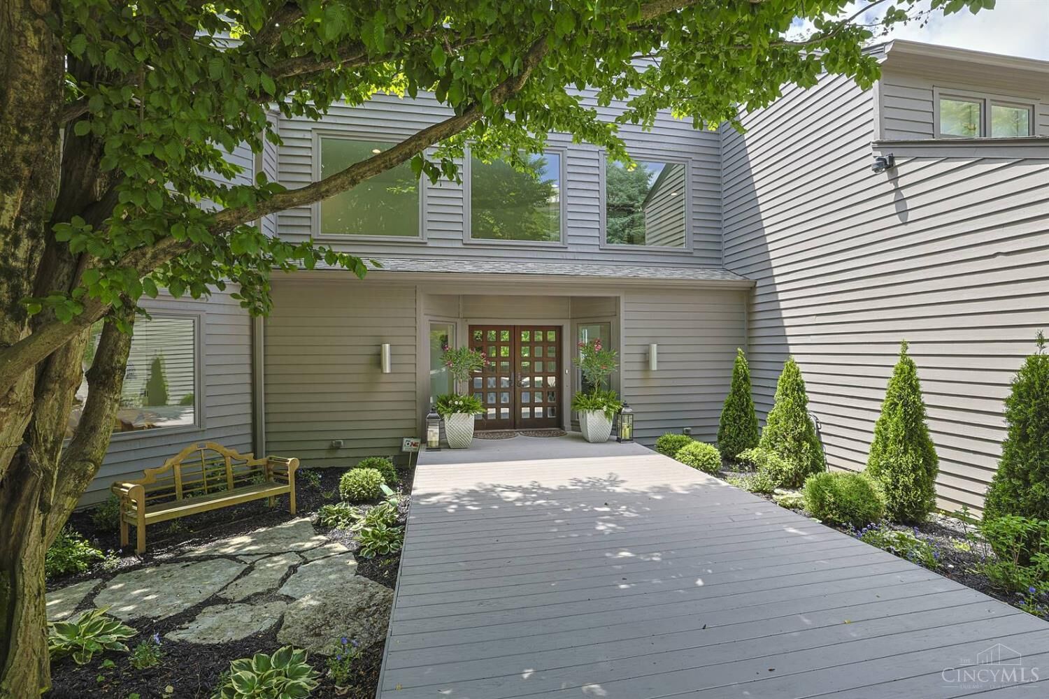 Property Photo:  20 Grandin Lane  OH 45208 
