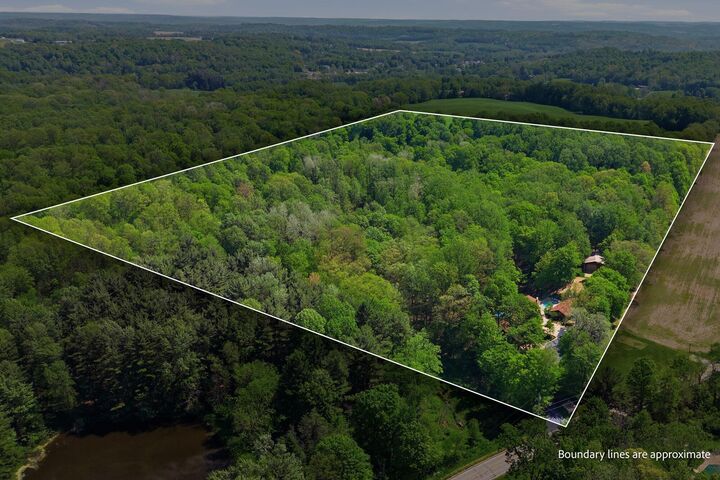 Property Photo:  1833 E Hanley Road  OH 44843 