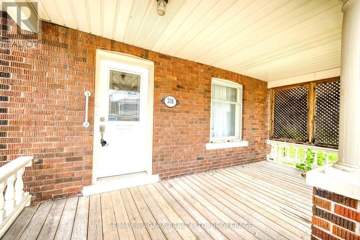 Property Photo:  208 Hellems Avenue  ON L3B 3B7 