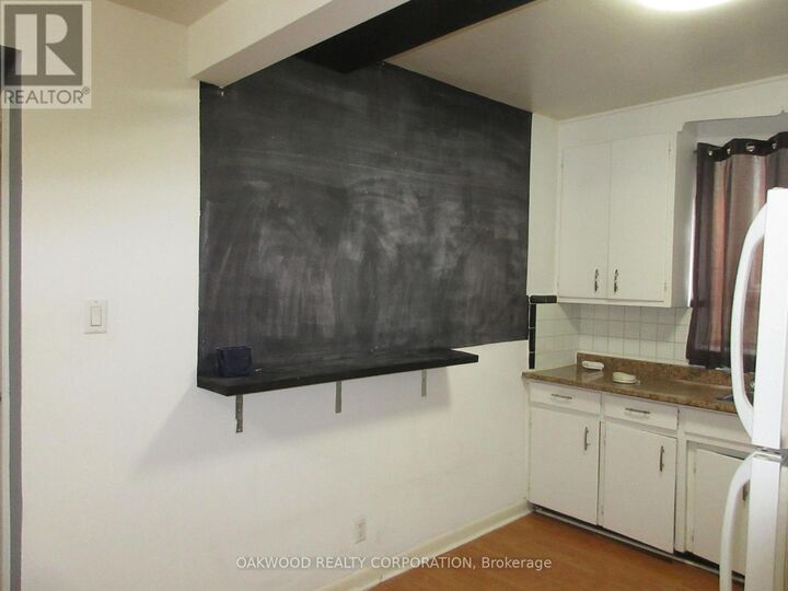 Property Photo: 1476 Eglinton Avenue West 2 ON M6E 2G5
