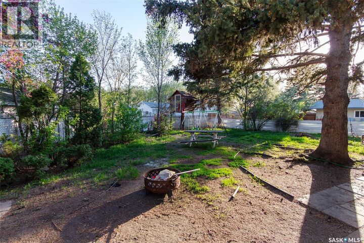 Property Photo:  9704 97th Drive  SK S9A 0L4 