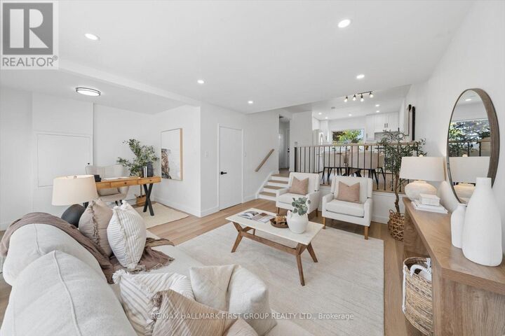 Property Photo:  30 Venetian Crescent 128  ON M3N 2L8 
