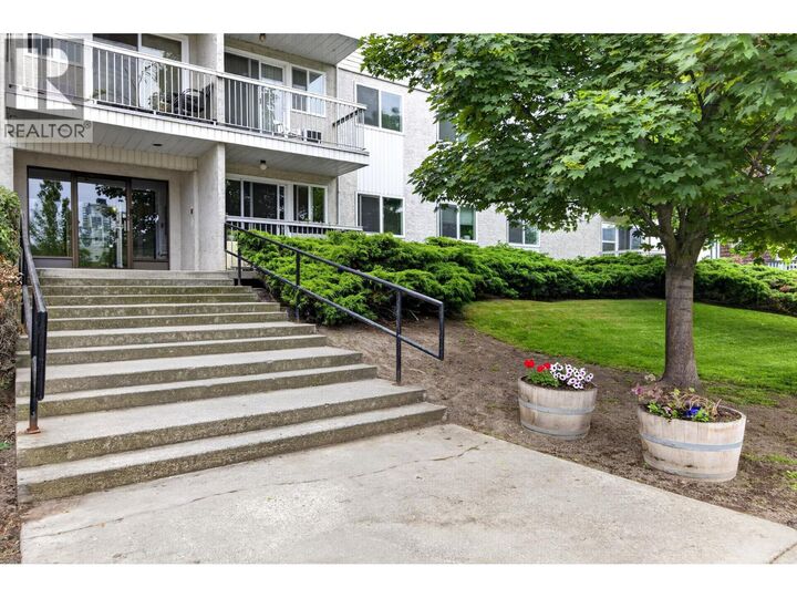 Property Photo: 625 Rowcliffe Avenue 108 BC V1Y 5Y8