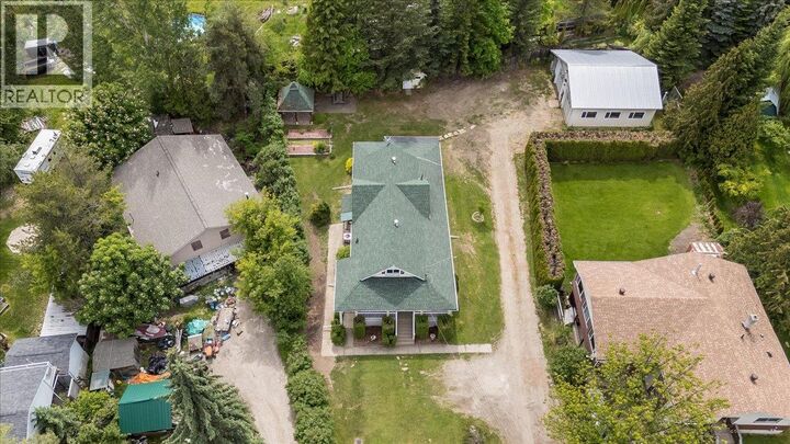 Property Photo: 25 Davis Avenue BC V0G 1L0