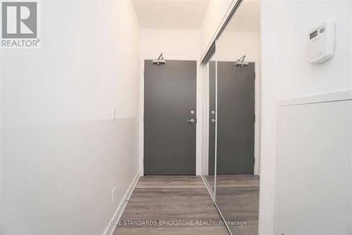 Property Photo: 5180 Yonge Street 607 ON M2N 0K5