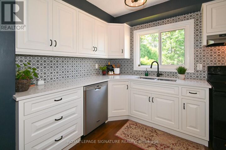 Property Photo:  830 Greenbriar Drive  ON L1G 6G6 