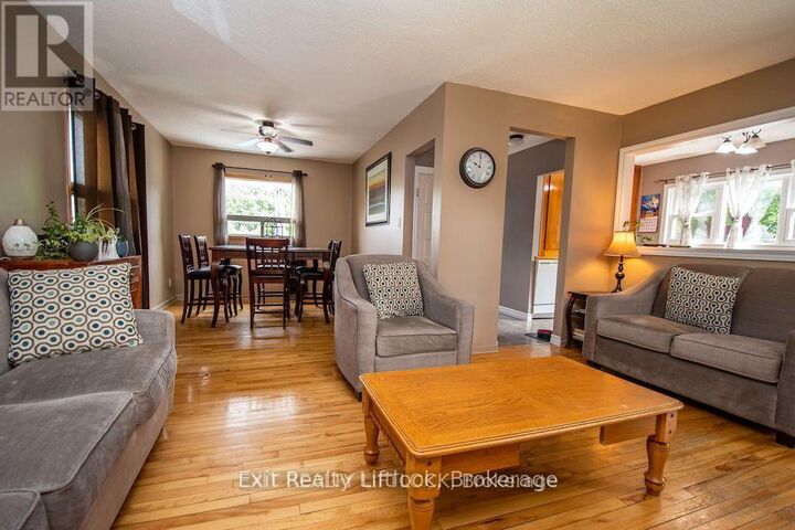 Property Photo:  644 Hawley Street  ON K9J 4C6 
