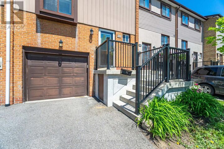 Property Photo: 122 Moregate Crescent ON L6S 3K9