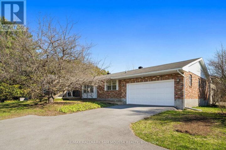 Property Photo:  118 Juanita Avenue  ON K0A 1L0 
