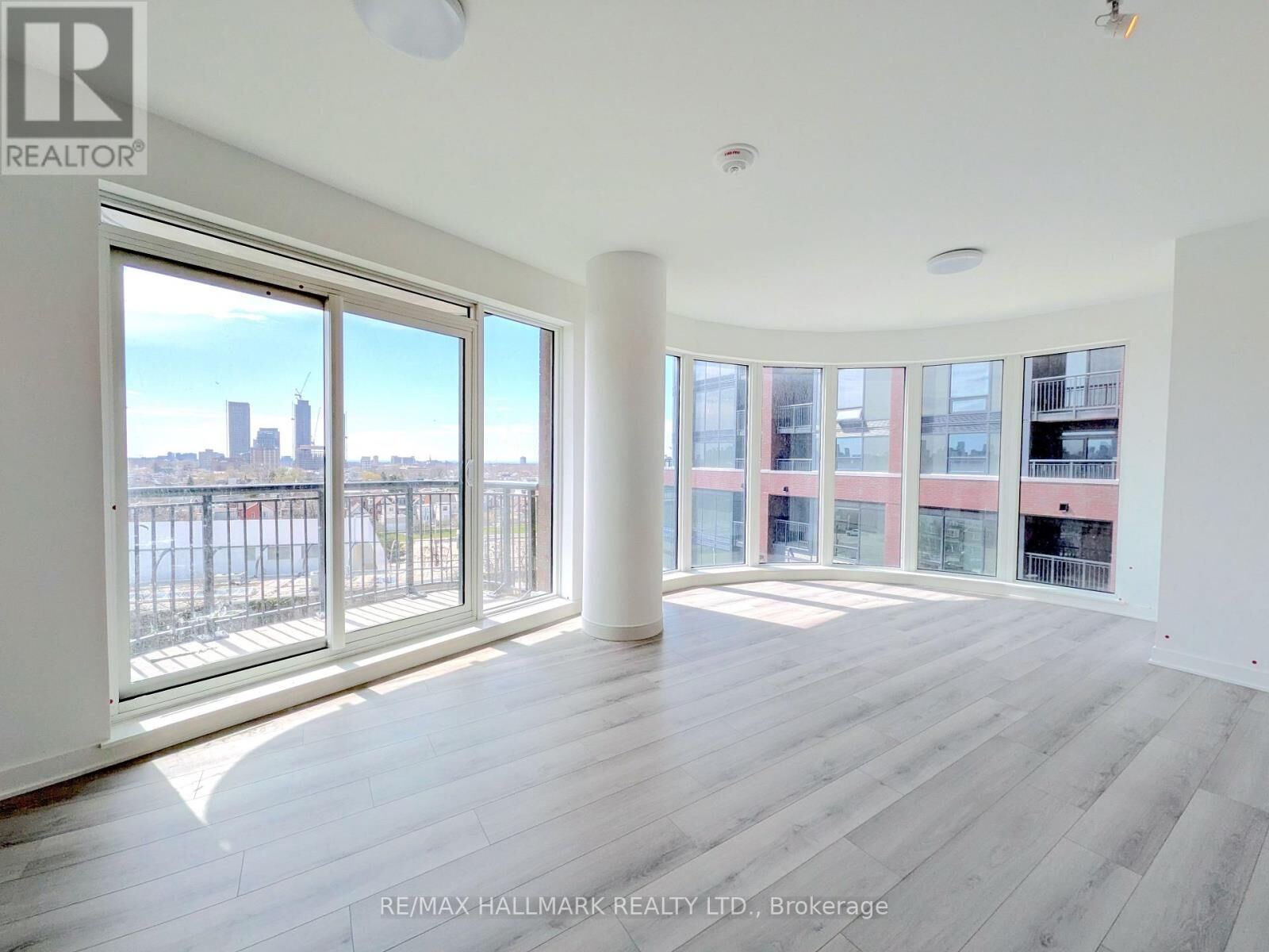 Property Photo: 1185 Dupont Street 529 ON M6H 0G5