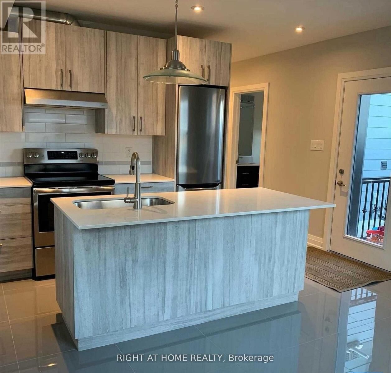 Property Photo:  31 Alma Avenue 1  ON M6J 1N2 