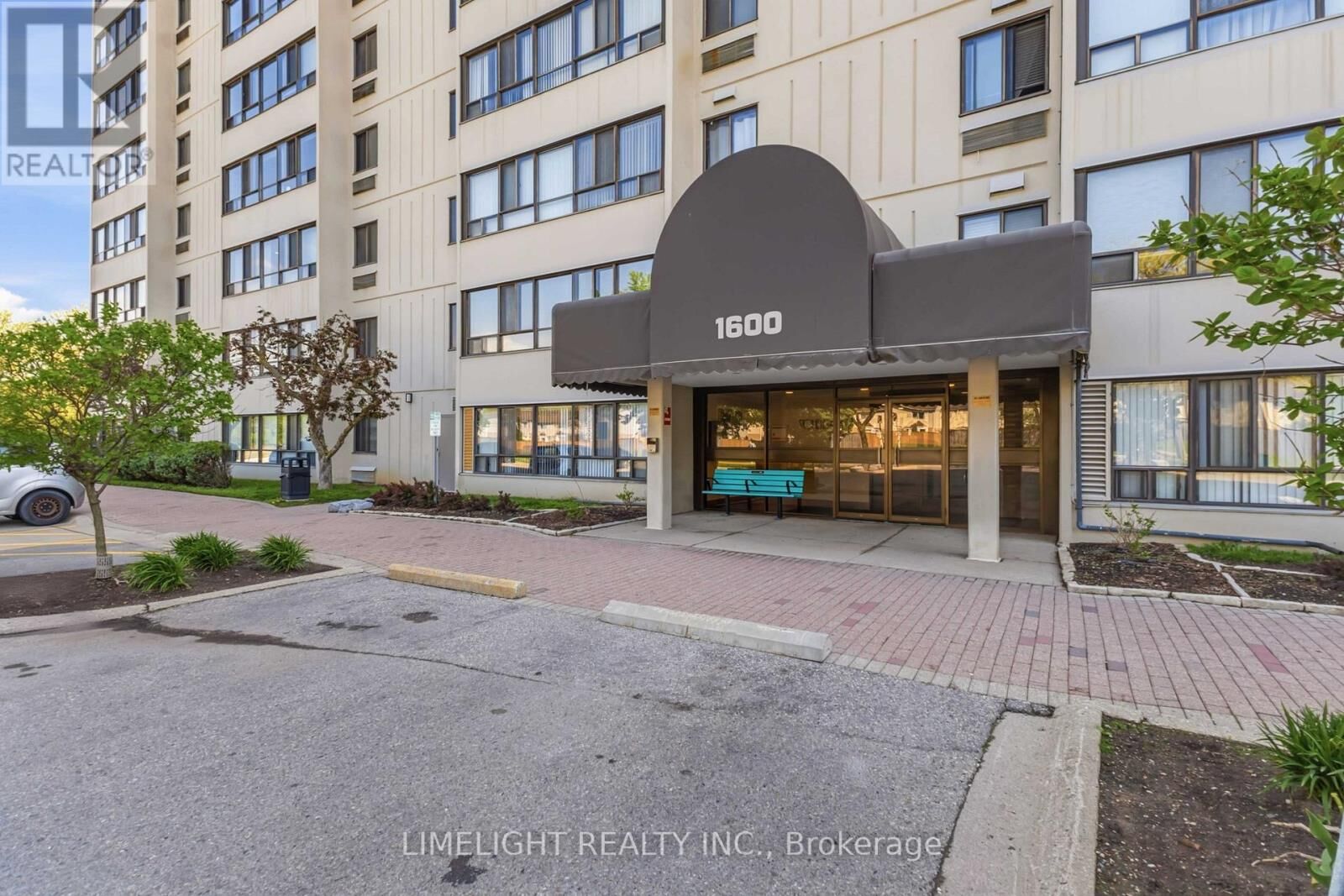 Property Photo:  1600 Adelaide Street North 210  ON N5X 3H6 