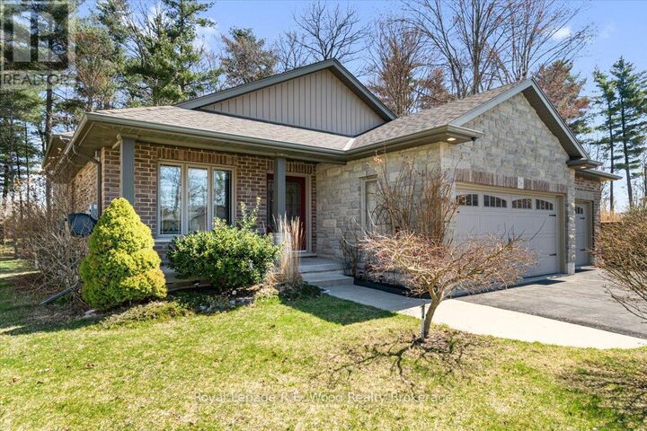 56 Wintergreen Crescent — photo 1