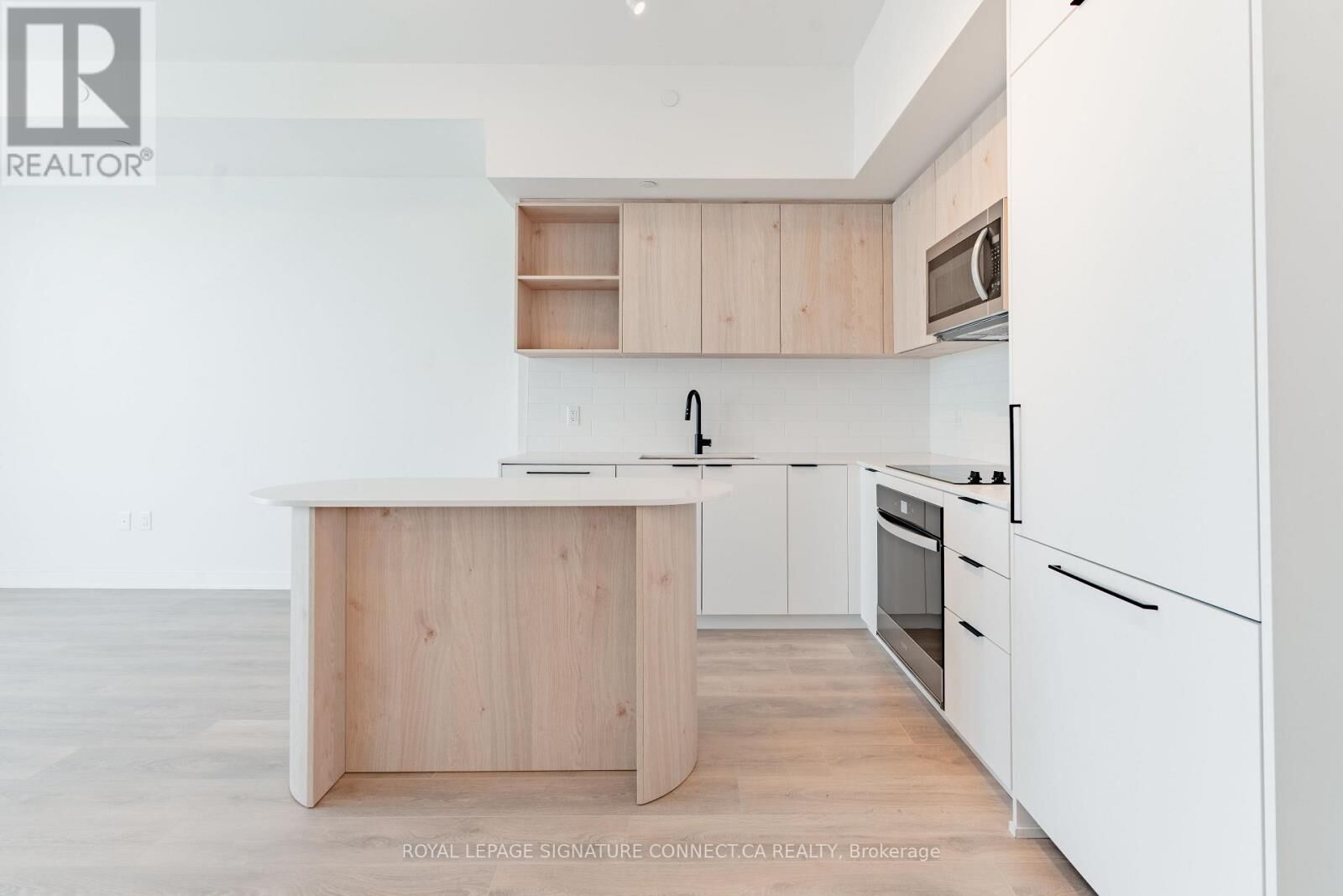 Property Photo: 1185 Dupont Street 908 ON M6H 0G5