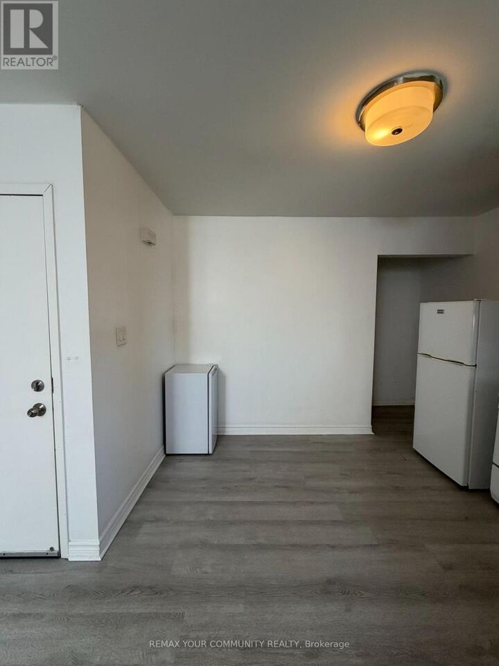 Property Photo: 127 Morrison Avenue 2nd Floor ON M6E 1M5