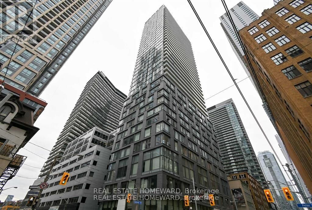 Property Photo:  101 Peter Street West 3207  ON M5V 0G6 