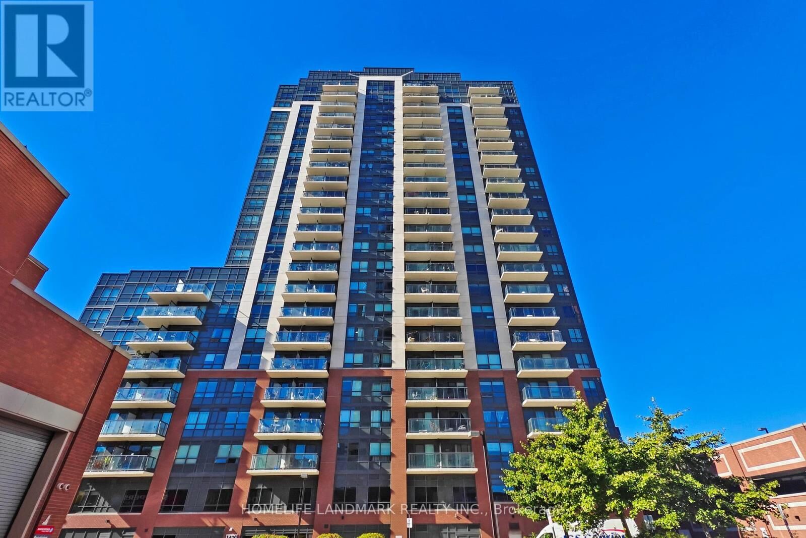 Property Photo: 1420 Dupont Street 603 ON M6H 0C2