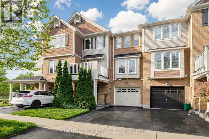 Property Photo: 252 Wetenhall Landing ON L9T 7B7