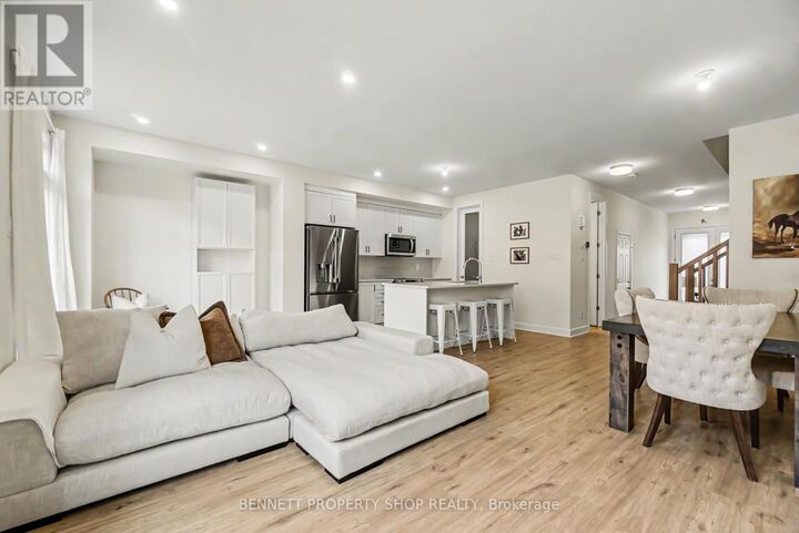 Property Photo: 1047 Ventus Way ON K1W 0M5