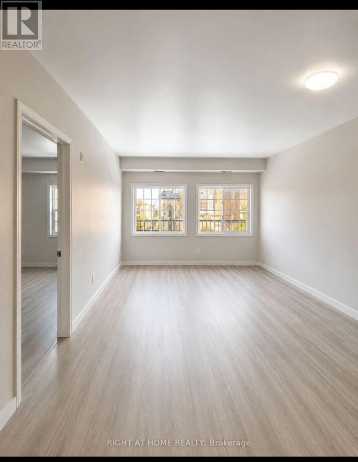 Property Photo:  1 Center Street West 210  ON L4C 3P3 