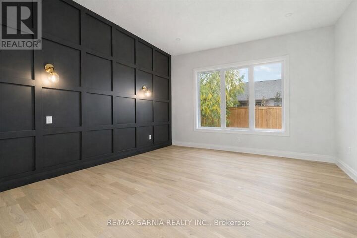 Property Photo: 601 Sweetbay Crescent ON N7S 0A8