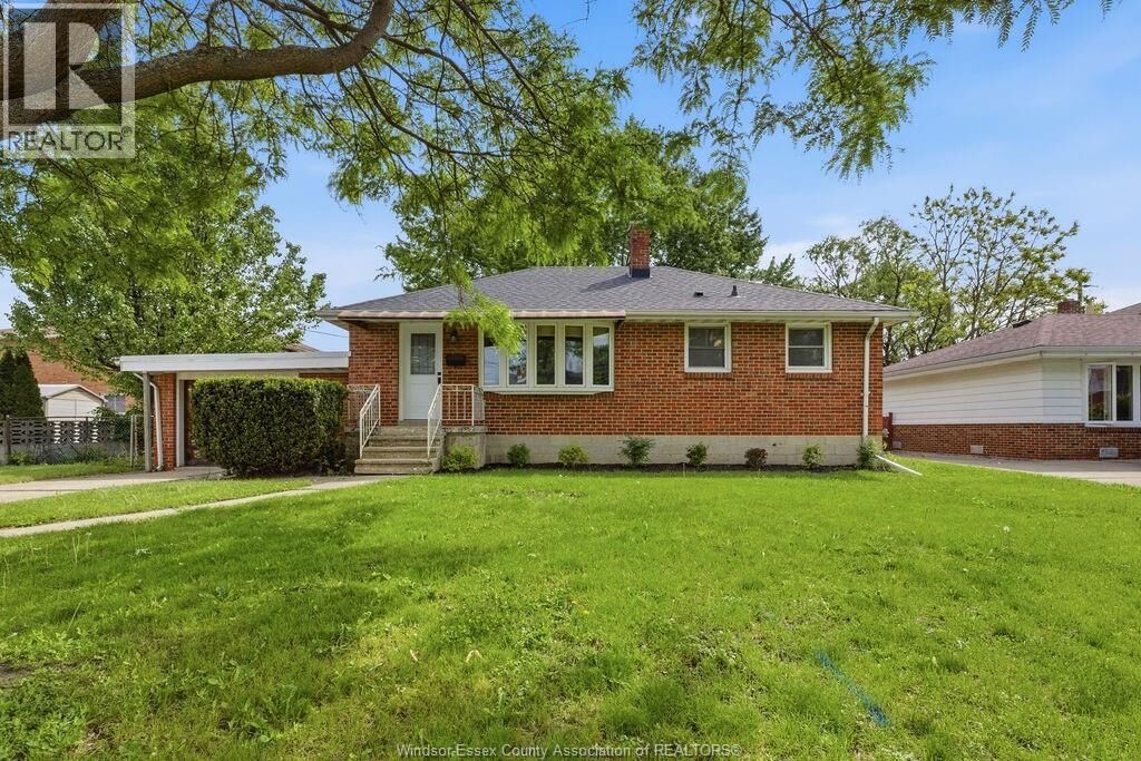 Property Photo: 826 Watson Avenue ON N8S 3S8