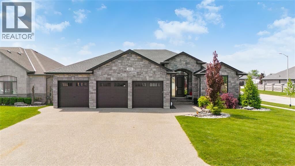 Property Photo:  401 Rodriguez Drive  ON N7S 4M6 
