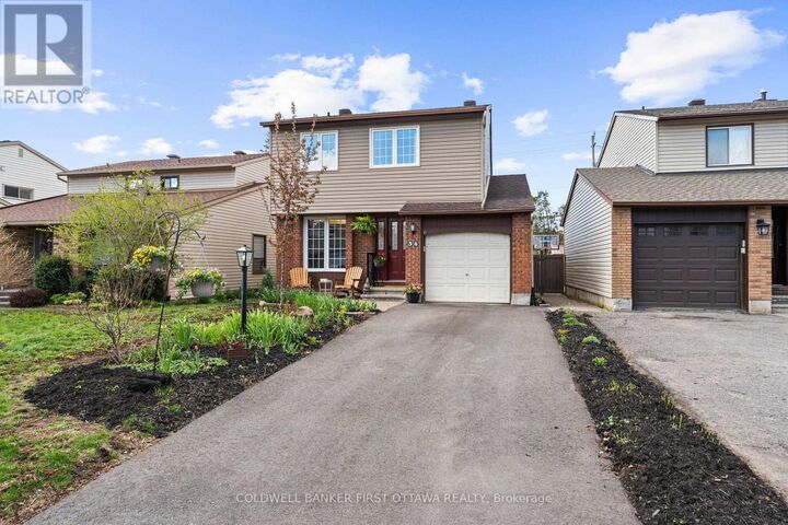 Property Photo: 34 Melville Drive ON K2J 2E9