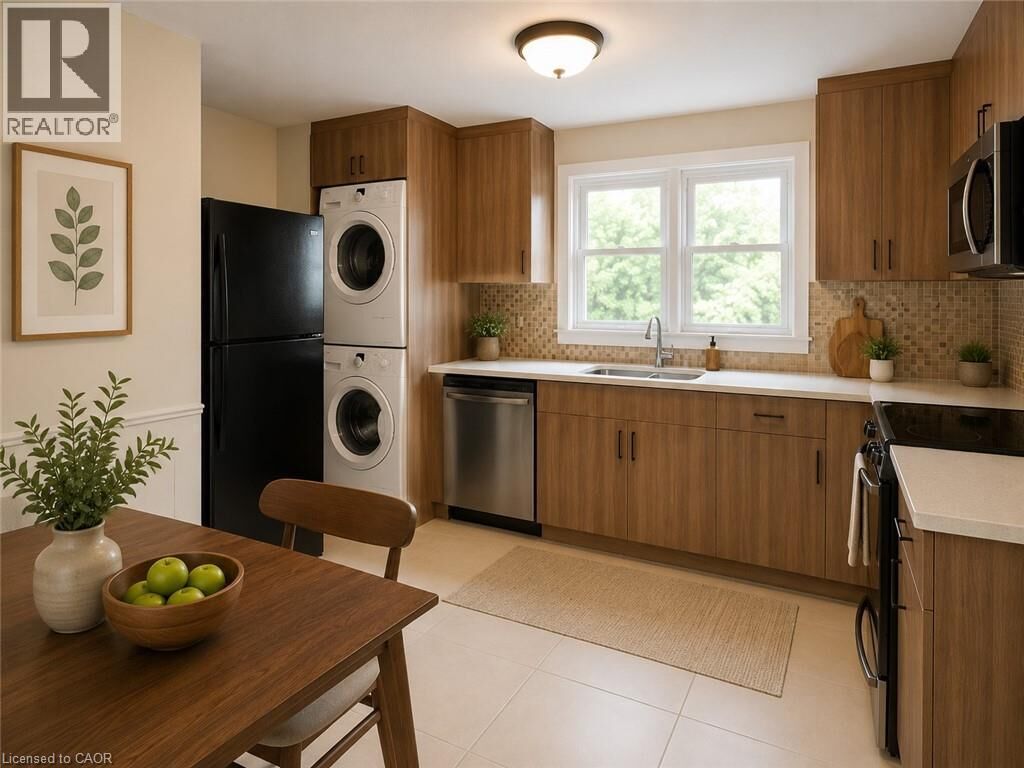 Property Photo:  25 Endfield Avenue 1  ON L8T 2L3 