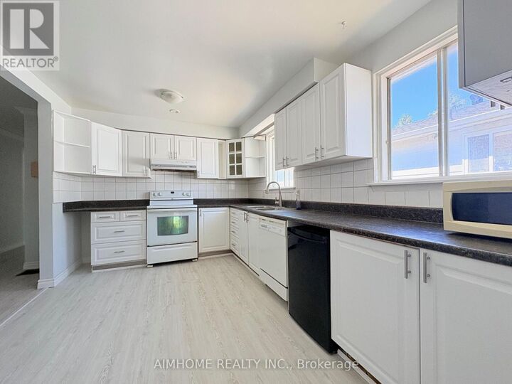 Property Photo:  70 Micmac Crescent  ON M2H 2K2 