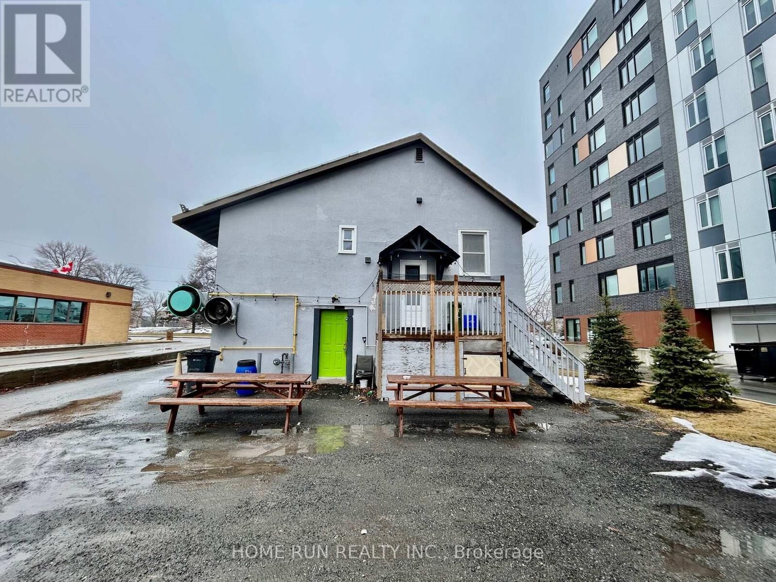 Property Photo:  704 Brookfield Road South  ON K1V 6J4 