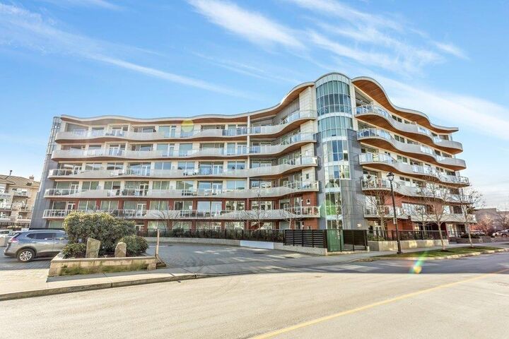 20416 Park Avenue 301 — photo 1