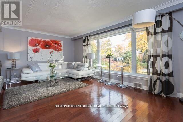 Property Photo:  248 Park Home Avenue Main  ON M2R 1A3 