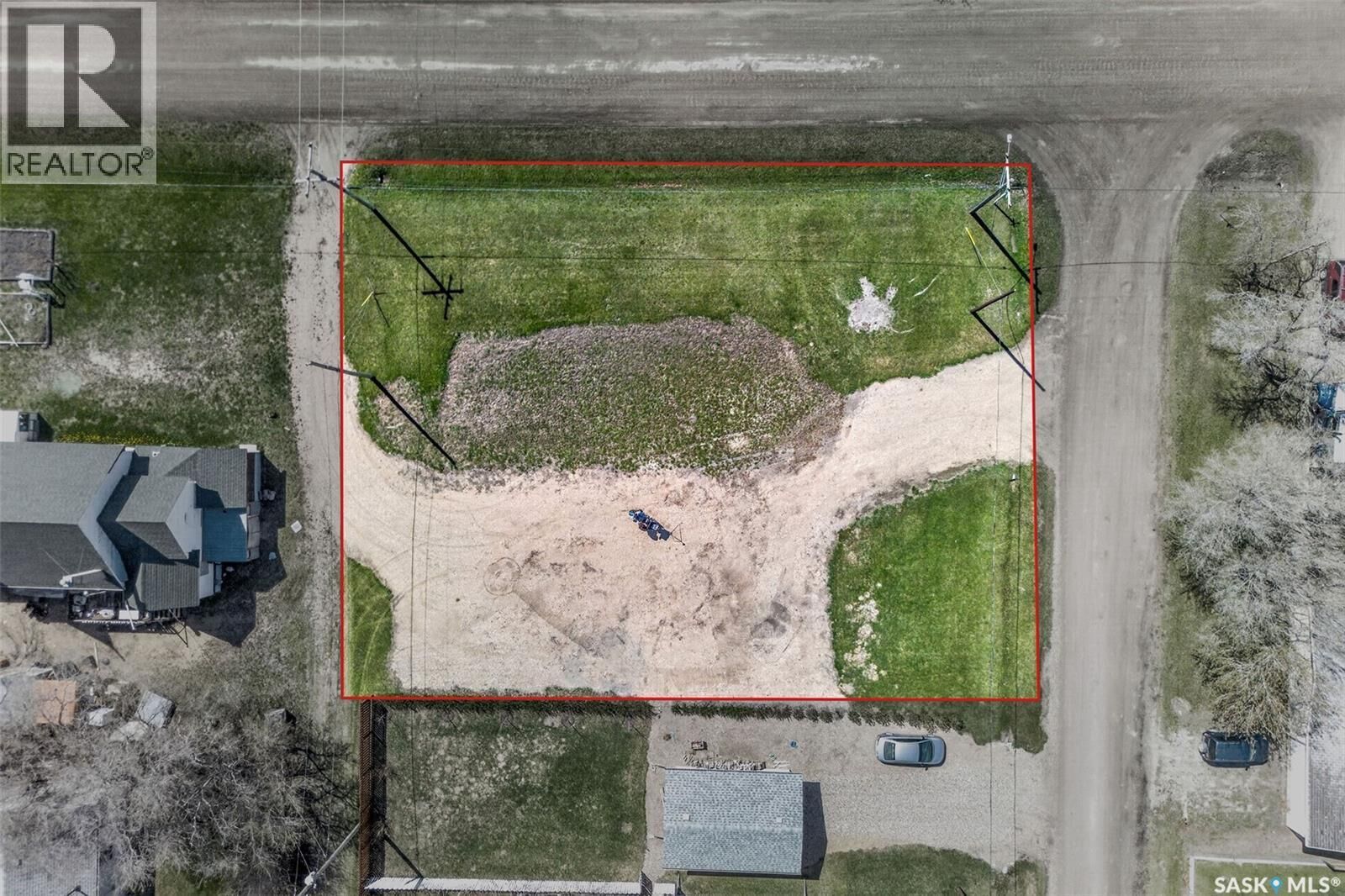 Property Photo:  229 1st Street N  SK S0K 4C0 