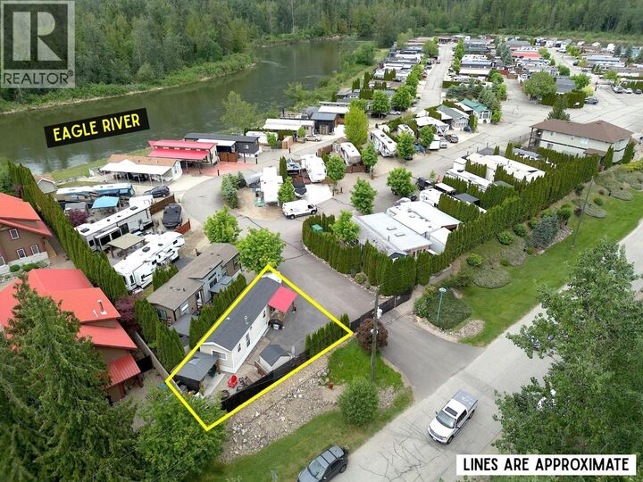 Property Photo: 1383 Silver Sands Road 7 BC V0E 2V4