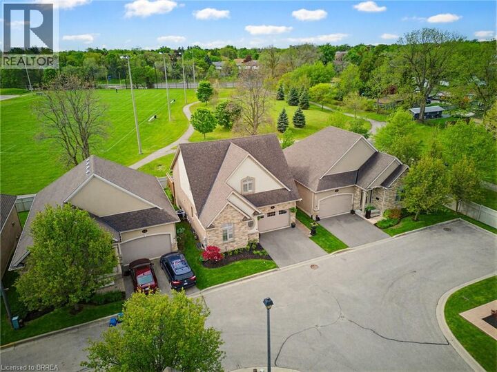 Property Photo:  68 Fairview Drive 9  ON N3R 2W9 