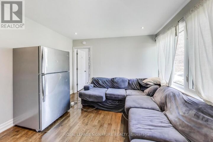 Property Photo:  68 Harold Street  ON L8S 2R9 