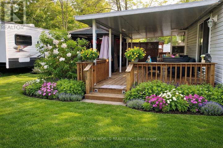 Property Photo:  225 Platten Boulevard 484  ON L9L 1B4 