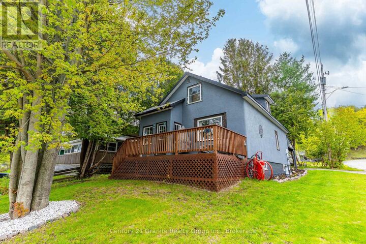Property Photo: 16 Newcastle Street ON K0M 2K0