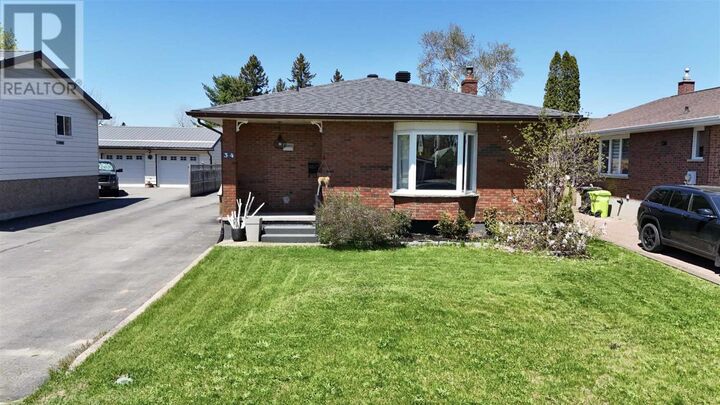 Property Photo:  34 Robin St  ON P6A 5X9 