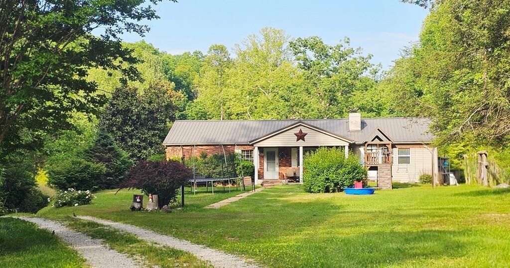 Property Photo:  1530 Fuller'S Ridge Rd  KY 41230 