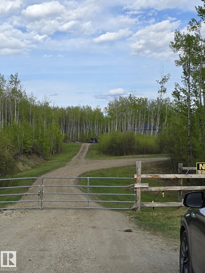 Property Photo:  55303 R.r.13  AB T0E 1V0 
