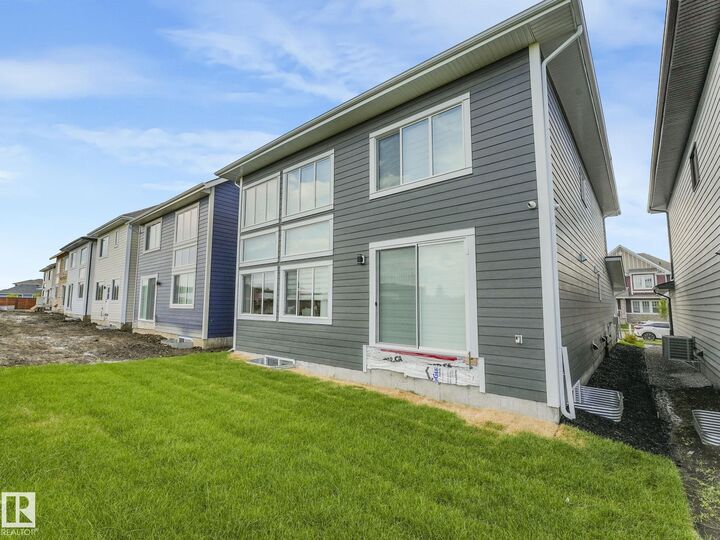 Property Photo: 33 Birkshire Crescent AB T8B 0C7