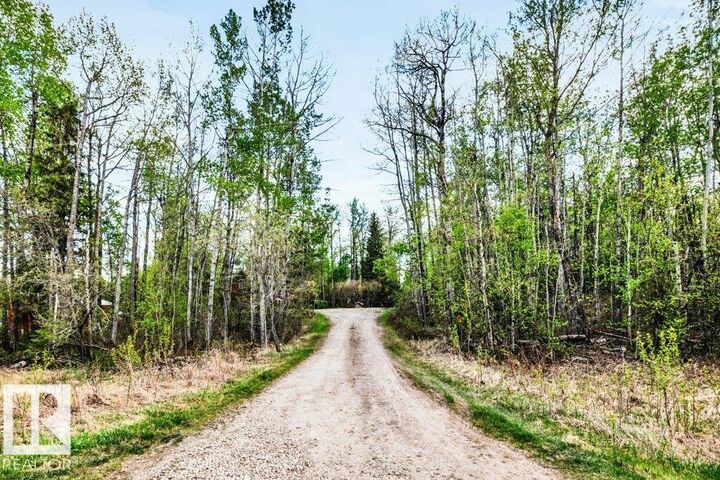 Property Photo: 37-53029 Rge Rd 32 AB T0E 0N0