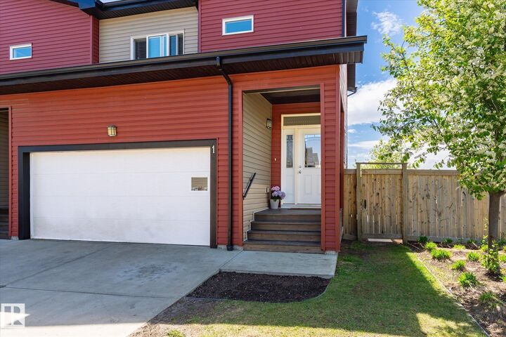 Property Photo:  16537 130A Street NW 1  AB T6V 0M6 